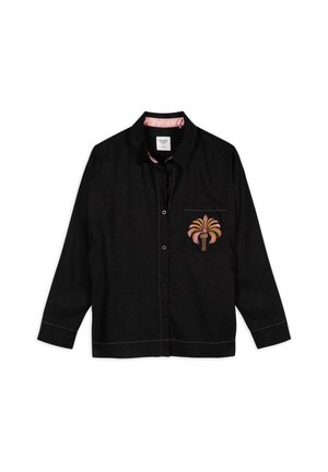 Camicia nera con bottoni, maniche lunghe, con cuciture a contrasto rosa e un design ricamato di una palma sulla tasca del petto.