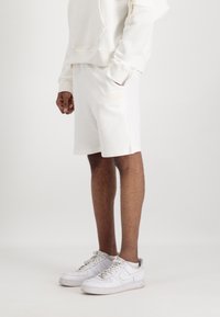 Alpha Industries Šortky - organic white