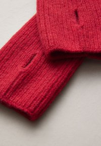 Non selezionato, red