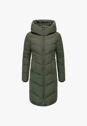 Manteau rembourré long, vert foncé, avec un motif en forme de chevrons, un col montant, une fermeture éclair sur le devant et des poches latérales. Texture douce et matelassée sur toute la surface.