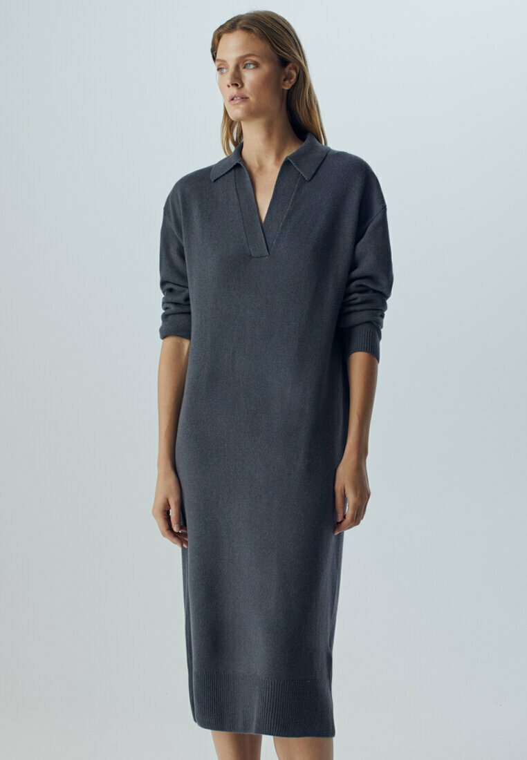 grey shirt dress