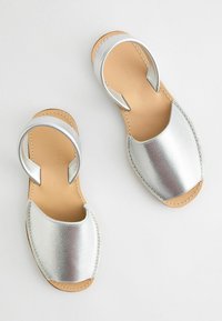 Next Sandaler - silver