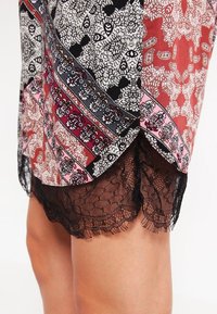 Vero Moda Denní šaty - dark red