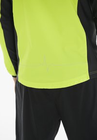 Unselected,  safety yellow