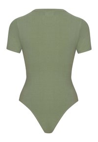 Body verde oliva a maniche corte con una texture liscia, scollo rotondo e forma aderente. Presenta una schiena scoperta e uno stile perizoma.