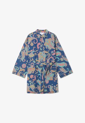 Τζιν μπουφάν με μακριά μανίκια και πολύχρωμο φλοράλ σχέδιο πεϊσλί σε αποχρώσεις ροζ, τιρκουάζ και κίτρινο, με κουμπιά μπροστά, δύο τσέπες και ζώνη που ταιριάζει στη μέση.