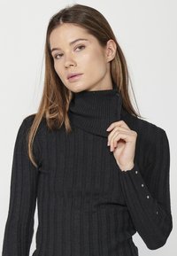 Koroshi Pulover - black