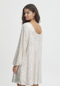 ICHI IHFAUCI - Robe de soirée - frosted almond