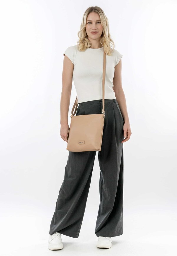 UMHÄNGE FELICE - Umhängetasche - sand