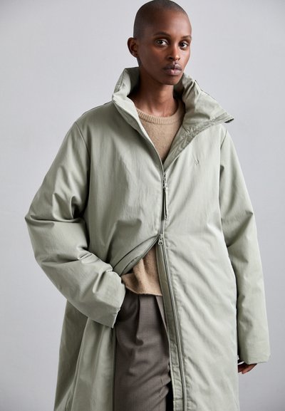 Holzweiler REN JACKET - Piumino lungo - light army