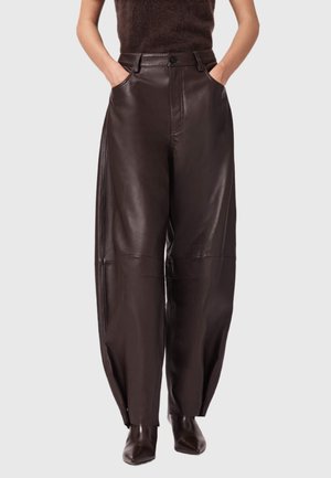 JETT BARREL  - Pantalon en cuir - bitter brown