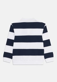 Maglione a manica lunga con una fantasia a righe orizzontali blu e bianche, dotato di colletto e polsini a costine, realizzato in morbido cotone.