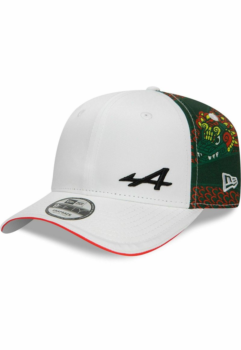 Weißer Baseballcap mit schwarzem Logo, grünen gemusterten Seitenpaneelen, roten Akzenten auf dem Schirm, flachem Schild und Snapback-Verschluss.