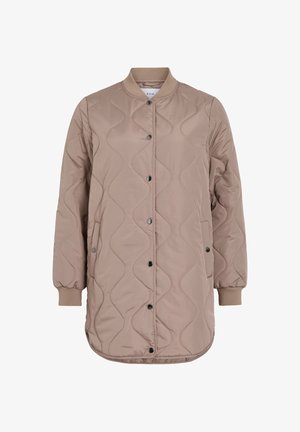 Abrigo largo beige acolchado con cierre frontal de botones a presión, puños y cuello acanalados, y dos bolsillos laterales.