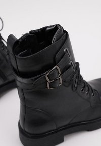 Sandra Fontán LABAZA - Botines camperos - black
