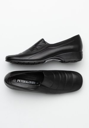 Chaussures femme en cuir noir à enfiler avec talon compensé bas, semelle texturée et dessus rembourré, taille 7 de Peter Kaiser.