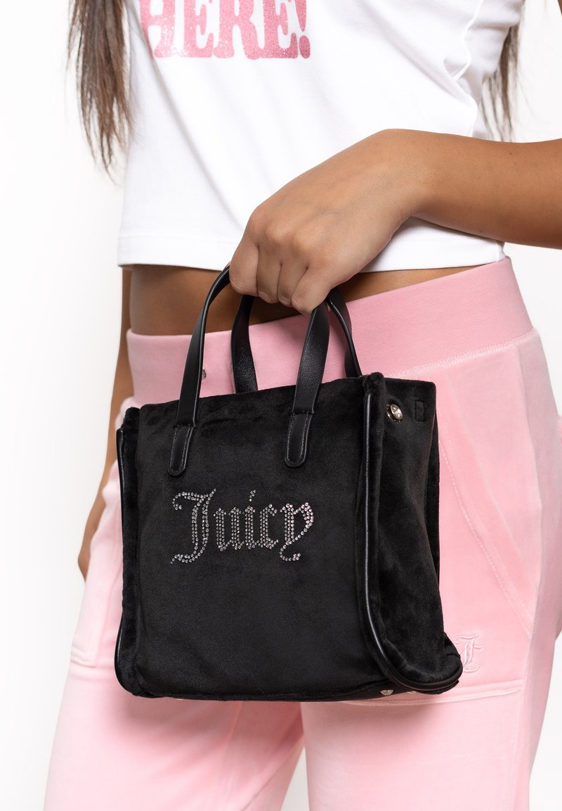 Juicy Couture IRIS VELVET Handbag black Zalando