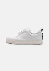 Valitud, white/black classique