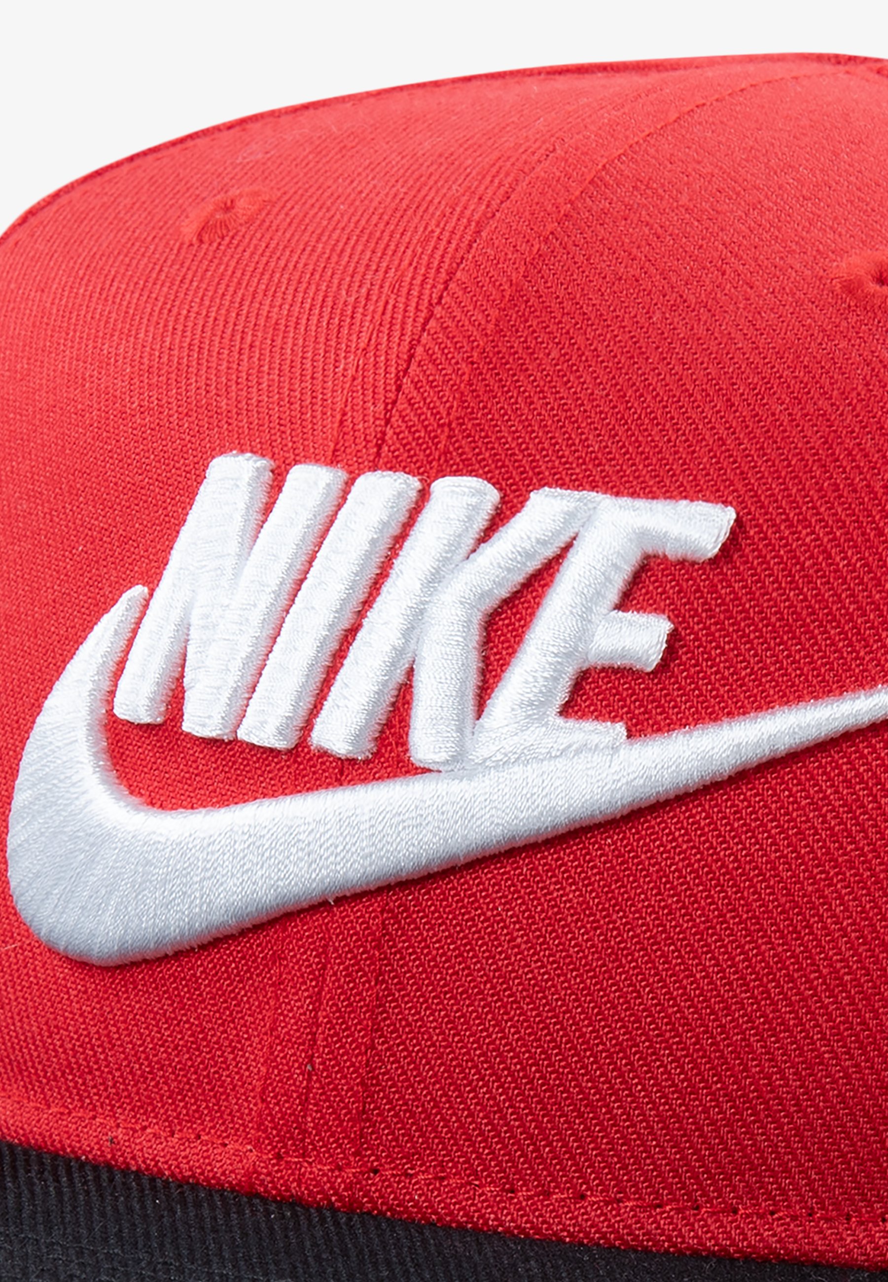 nike true limitless snapback