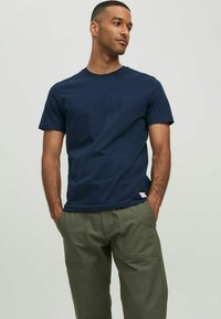 R.D.D. ROYAL DENIM DIVISION RDD DAN - Lihtne T-särk - navy blazer