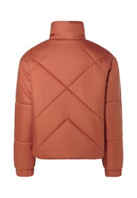 Opgestikte jas in verbrande sinaasappel met een hoge kraag, voorzien van een geometrisch quiltontwerp en elastische manchetten. Gladde, lichte stof.