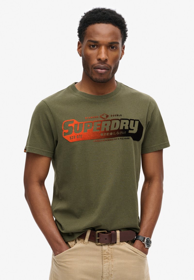 Superdry & Co FLOCKED FADE GRAPHIC - Camiseta estampada - khaki green marl