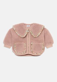 Rosa Fleece-Jacke mit einem blumengeschmückten Kragen, Frontreißverschluss und zwei aufgesetzten Taschen, die ein strukturiertes, gemütliches Gefühl vermittelt.