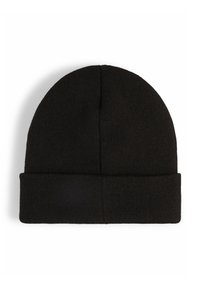 Cappello di lana nera a cuffia con risvolto, design semplice, isolato su uno sfondo bianco.