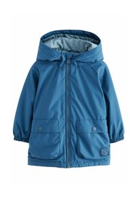 Blauwe waterdichte jas met een capuchon, ritssluiting, elastische manchetten en twee voorzakken. Gladde textuur en lichte isolatie voor warmte.