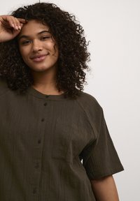 Kaffe Curve KCPAULA - Blusa - forest night