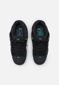 Globe FUSION - Skate shoes - phantom dip