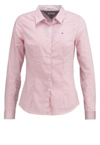 Gestreepte button-up shirt in lichtroze en wit, met lange mouwen, een tailored fit en een klein logo accent op de borst.