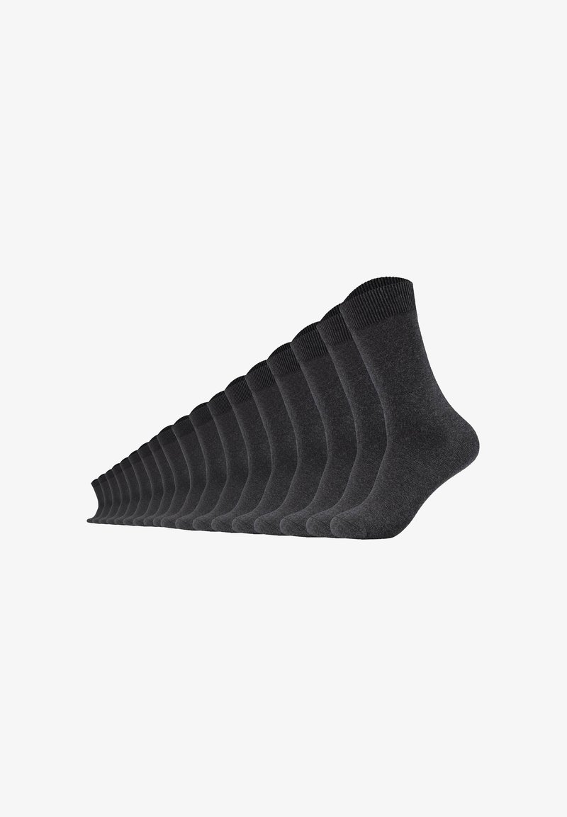 Quatorze paires de chaussettes basses unies gris foncé disposées en rangée décalée sur fond blanc.