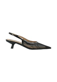 Mustast pitsist slingback-kingad terava esiküljega ja madala plokk-kontsaga. Omavad läbipaistvaid pitsipaneele ja läikivat lakknahast aksenti.