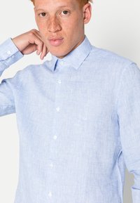 Calvin Klein Tailored SOLID SHIRT - Camicia - blue