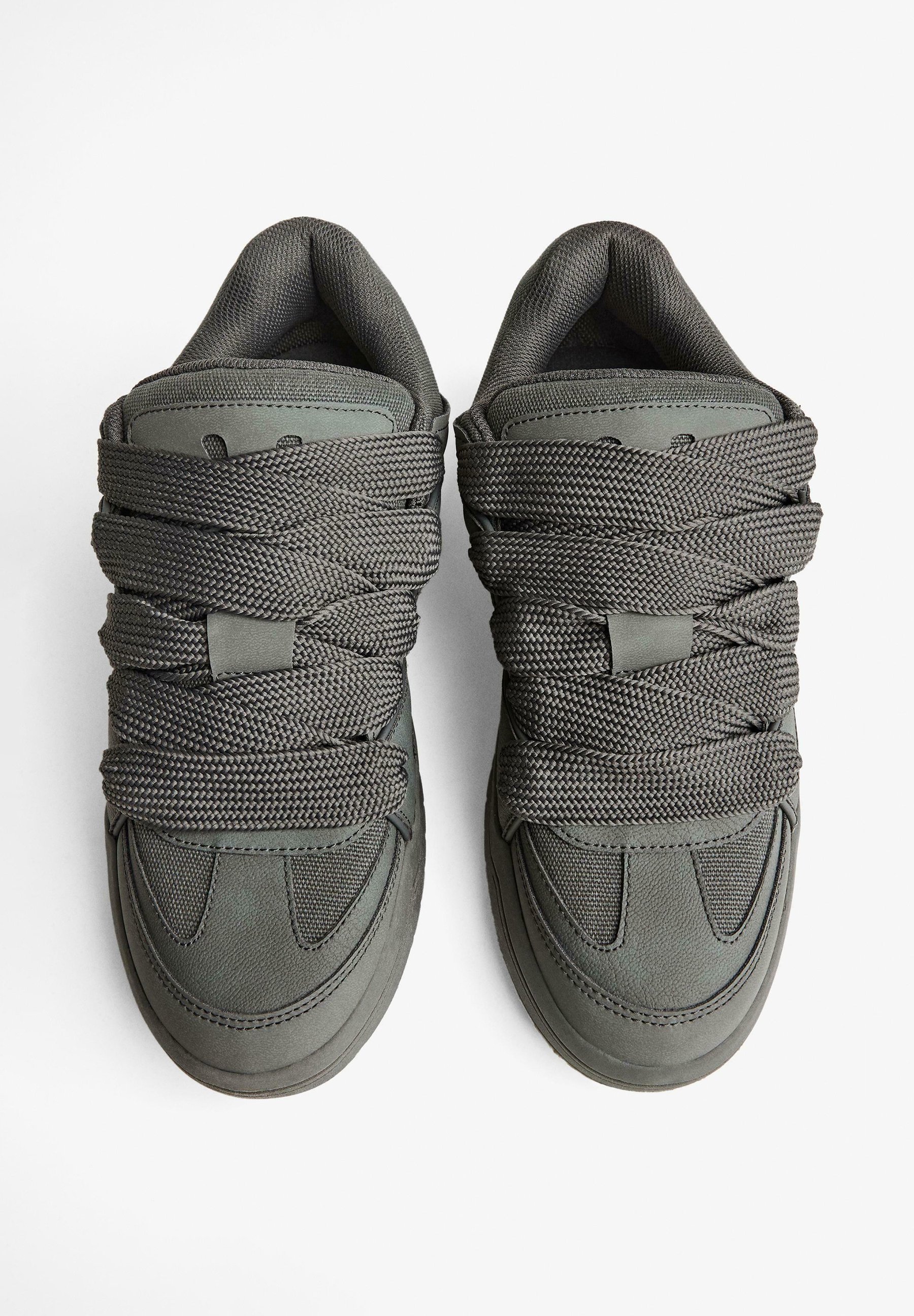 日本未発売 ★ドイツ発*BERSHKA*新作*CHUNKY GREY Bershka CHUNKY - Skate shoes - dark grey - Zalando