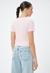 Koton - T-shirt z nadrukiem