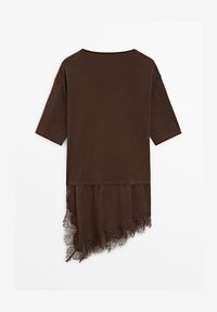 Unselected, dark brown