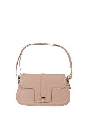 Beige leren schoudertas met klepsluiting, gouden gespdetail, en verstelbare riem met een klein Italiaans vlaggetje.