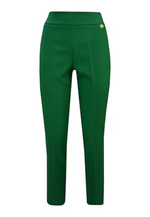 Pantaloni su misura a vita alta verde scuro, con vestibilità slim e un piccolo bottone decorativo dorato sul lato destro della cintura.
