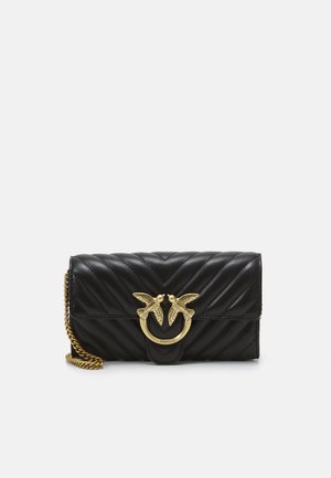 LOVE WALLET CHEVRON - Clutch - nero