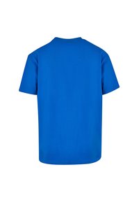 Blå kortærmet t-shirt, lavet af bomuld, har rund hals og en ensfarvet farve uden mønstre eller udsmykninger.