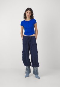 BDG Urban Outfitters CRINKLE PANT - Cargo hlače - navy blue