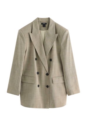 Beige dvouřadový blazer se širokými klopami, černými knoflíky a kapsami s klopami, umístěný na bílém pozadí.