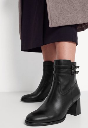 Tamaris, 1-25390-47 001 - Boots à talons - black