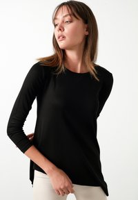 LELA ASYMMETRIC CUT CREW NECK  - Bluza - black