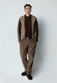 Clean Cut Copenhagen BUCKLEY  - Cardigan - dark brown