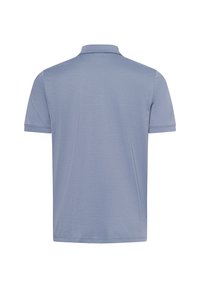 Kurzarm-Poloshirt in Hellblau, mit einem klassischen Kragen und glattem Stoff in einfarbiger Ausführung sowie minimalen Designdetails.