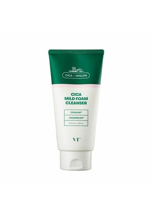 Tube des VT Marken Cica Mild Foam Cleanser mit grüner und weißer Verpackung, enthält 300 ml Produkt.