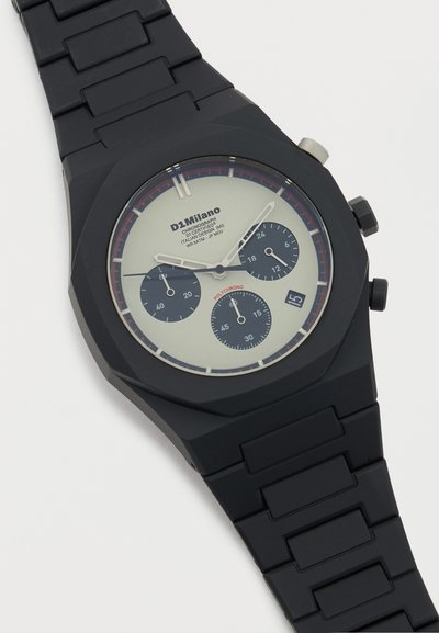 Μαύρο ρολόι χρονογράφου D1 Milano με μαύρη μεταλλική μπάντα, μπεζ καντράν, τρεις υποκαντράν, ένδειξη ημερομηνίας και ασημί δείκτες και δείκτες.